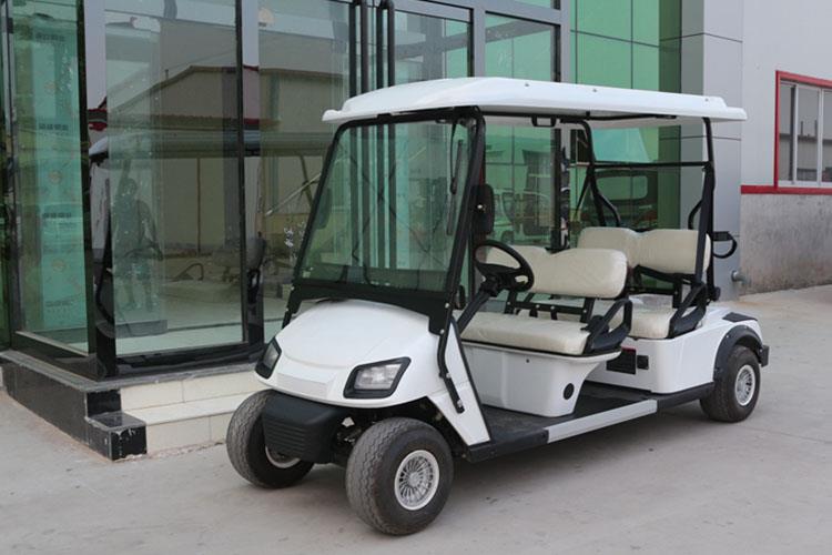 4座高爾夫球車廣泛應用于高爾夫球場、旅游景區、主題公園、機場以及社區街道等多種場所