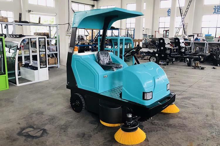 采用優(yōu)良的高性能免維護(hù)電池，不漏液，不產(chǎn)生有害氣體