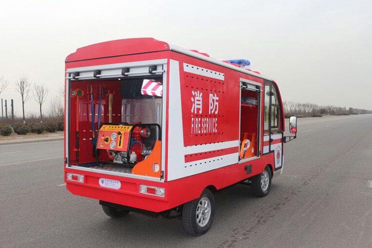 電動消防車還兼具消防巡邏、消防宣傳等功效于一身，其行駛時噪音小，零排放更符合環保要求