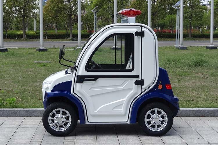 兩座敞開(kāi)式巡邏車