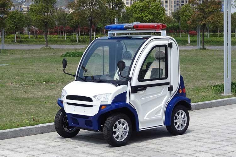 兩座敞開(kāi)式巡邏車型大方美觀，采用大弧面客車專用景觀玻璃，視野開(kāi)闊，駕駛更方便舒服