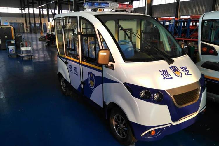 四座電動(dòng)巡邏車