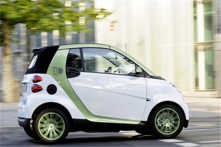 用戶必備手冊--《新能源電動(dòng)車走合期維護(hù)作業(yè)指南》