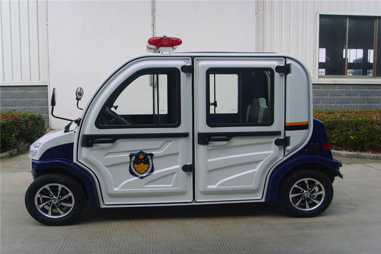 山東電動巡邏車室內室內的設備、行車記錄儀、電視、音箱、LED顯示屏、上下車刷卡功能都是需要按照滆湖要求來配置安裝的