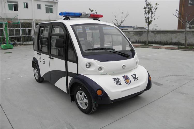 確認山東電動巡邏車充電線已經拔掉