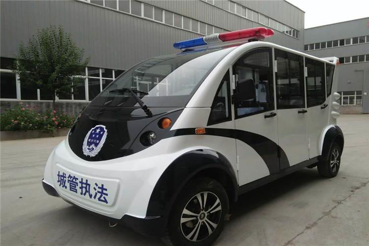 駕駛山東電動巡邏車時應(yīng)注意遵守交通規(guī)則，避免重大和輕微事故，同時應(yīng)盡量選擇平穩(wěn)駕駛，避免顛簸和車輛側(cè)傾